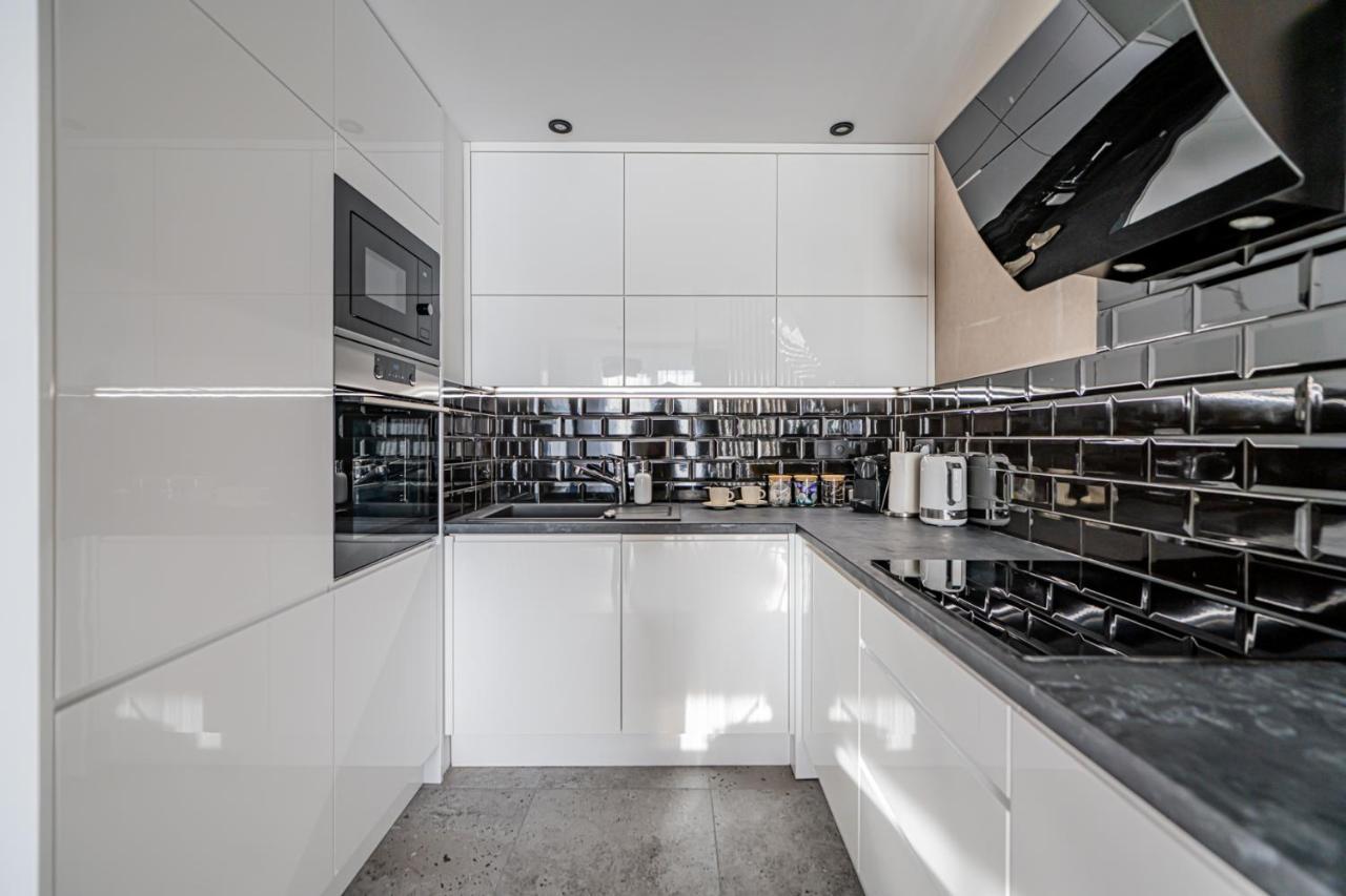 Apartment 24H With Free Garage And Ac Jagielly 5 Wroclaw Luaran gambar